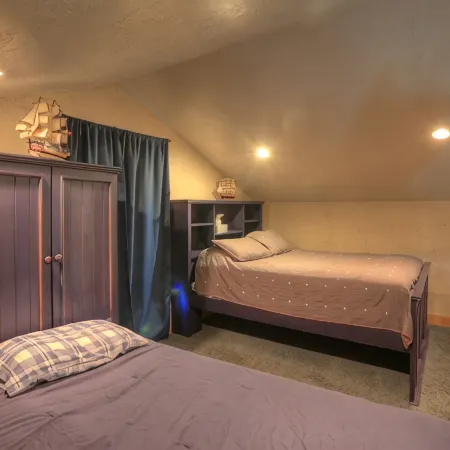Canyon Lodge- - 8 Acres - Sleeps 10 Hotels in Cache County