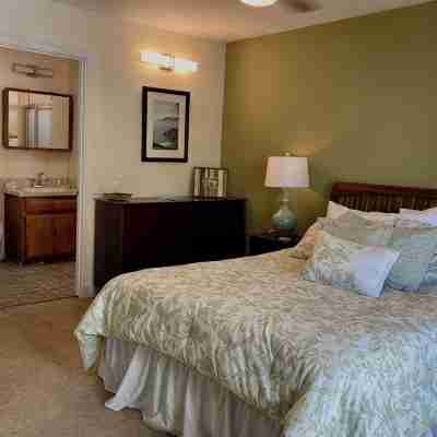 Catalina Is. Home close to Beach Rooms