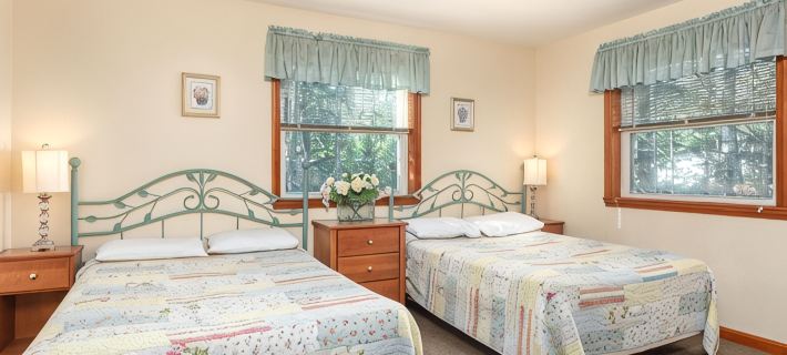 Bear Brook Lodge - Large house with pool Отели в г. Бартлетт