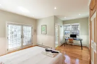 Historic Carriage House Next to Brown/RISD with Free Parking! - Bungalows