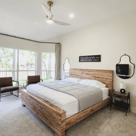 Brand New Spacious Serenity Getaway - King Bed!
