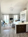 Oceanside Studio Condo. Walking Distance to Beach! - balcony