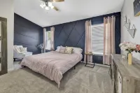 Luxury 4 bed 2.5 bath home TF - 4-Star