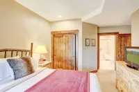 True Ski in/Out Luxury Condo - 3-Star