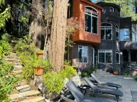 Palazzo Marzino Luxury in the Redwood Tree Tops RR Valley Views + Pool & Hot Tub - Private Pools