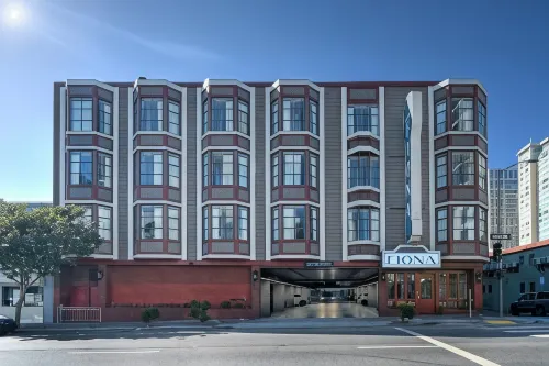 Hotel Fiona – No Resort Fee - parking