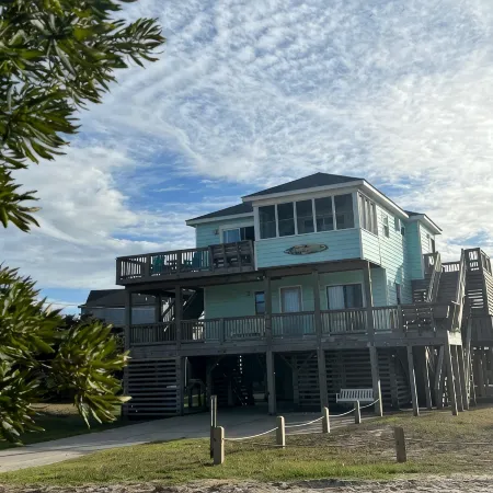 Ocean & Sound Views, 4BR house, Private Pool & Hot Tub, WiFi, AC, Dog Friendly