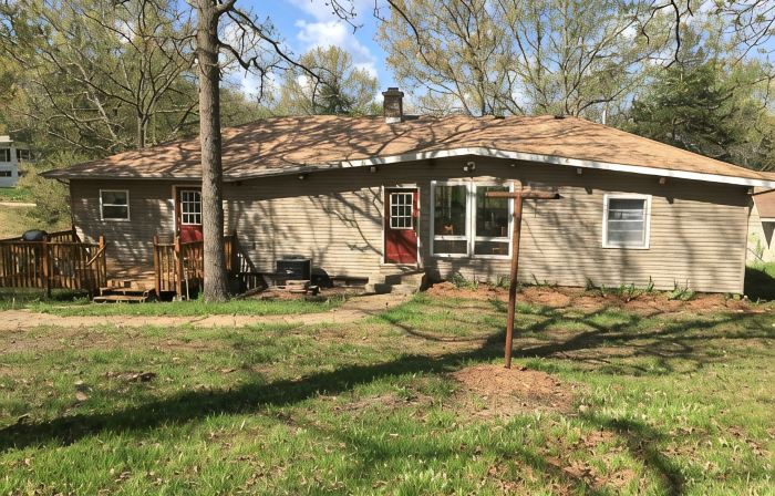 Come and Getaway at the Lake house.