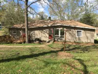 Come and Getaway at the Lake house. - 3-Star