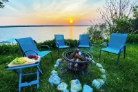 Quiet/charming 2-bedroom Sunset-Lake view cottage lovely Seneca lake, wine trail - 4 étoiles