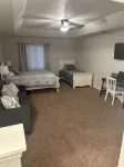 Schertz Country Farmhouse on 1 acre with Gameroom - Wifi