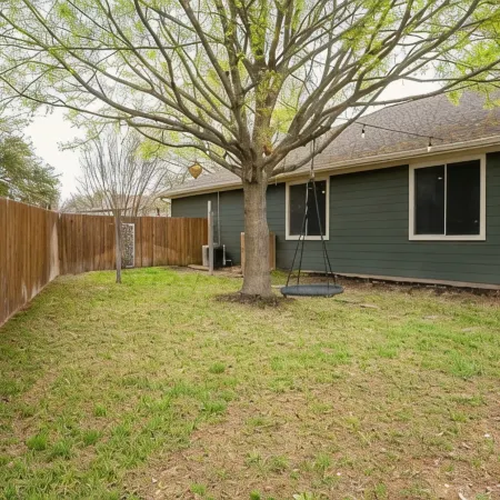 2 King Beds in This Relaxing Home on the Greenbelt.
