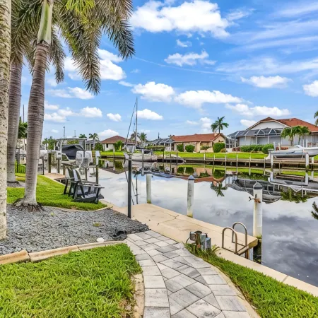WOW! Luxury Punta Gorda waterfront home; HEATED POOL, golf community; WOW factor