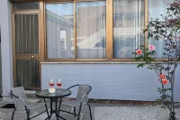 2 minutes from the sea and all services. 9 minutes by car from the airport - 2-Star