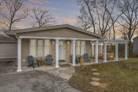 3 Mins to ND. Hot Tub, Game Room, Sleeps 16, Fire Pit - 3 stjerner