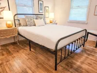 Cozy & Charming 3-bedroom cottage in Springfield - Great Location! Pet friendly! - 4-Star