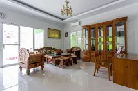 RedDoorz Near Universitas Muhammadiyah Yogyakarta - Pensions