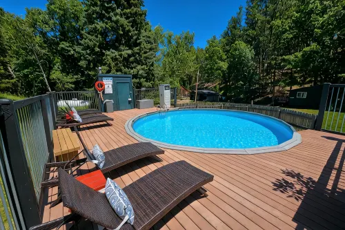 The Golden Slipper Cabin - Pools