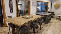Incredible Riverside Getaway in the White Mountains - Central Location - 4성급