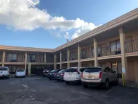 Days Inn by Wyndham Lake Charles - parking