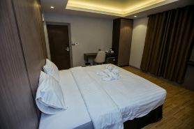 The Bed Hotel 101