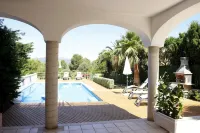 Luxury apartment with beautiful views, private pool and beach access - Villaer