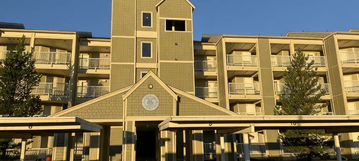 Stylish Oceanfront Escape 2 Master Suites King Bed Hotels in Long Beach