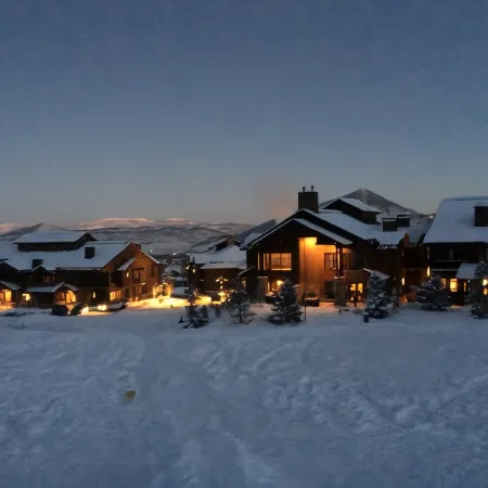 Best in class luxury 3BR/4BA Juniper Landing TH-1 block from Frostwood Gondola