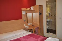 Carlton Hotel - 2-Star