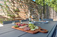 Lux Haus Bentonville, Momentary Views & Bike Trail - 5-Star