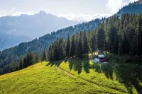 Mazot Douillet de Montagne Isolé en Pleine Nature en Autonomie D'énergie - 3-Star
