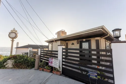Spectacular Ocean Views! Steps to Beach! Private Patio and 1 Car Garage! - boutique