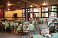Mariá Plaza Hotel - parking