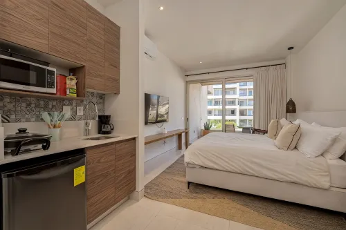 New Modern 1BR studio with gym, pool @ Vista Vela - Gym