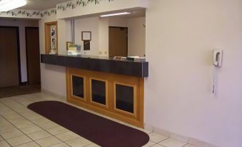 Budget Host Inn & Suites North Branch