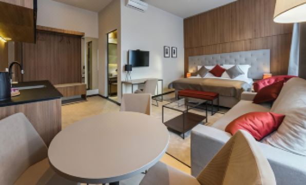 Dežman Luxury Center - Housity