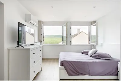 Chambre climatisée 15 m2 Hotels in Tancrou