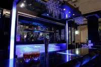 Surabaya Suites Hotel Powered by Archipelago - Baarit