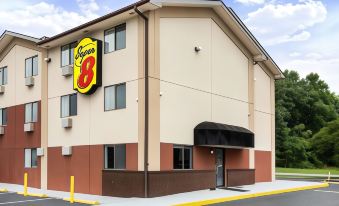 Super 8 by Wyndham Chester/Richmond Area