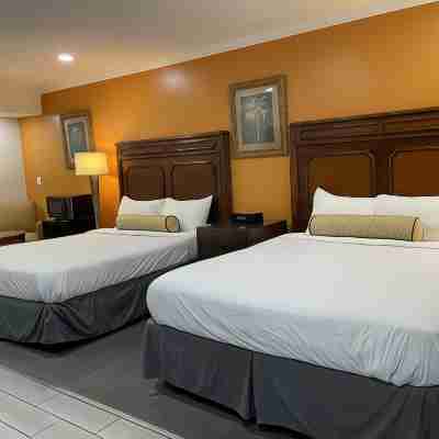 Howard Johnson by Wyndham Ridgecrest, CA Rooms