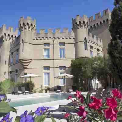 Hostellerie Château des Fines Roches Hotel Exterior