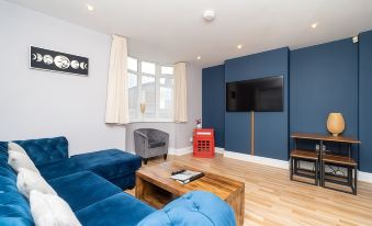 Spacious 2 Bed Southville Flat Near Harbourside