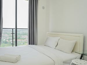 Elegant and Homey Studio at Sky House BSD Apartment