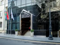 Home Suites Baku-Halal Hotel Hotel in zona Piazza della Bandiera Statale