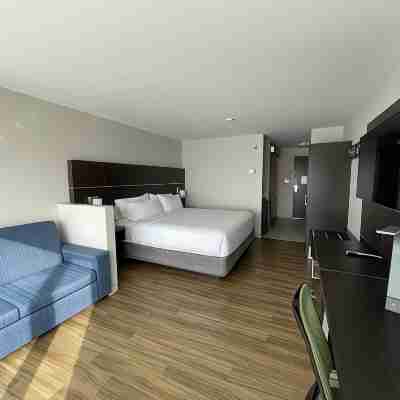 Holiday Inn Express & Suites Gatineau - Ottawa Rooms