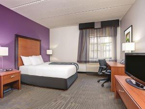 La Quinta Inn & Suites by Wyndham Atlanta Roswell