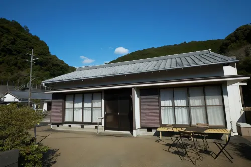 Vacation Rentals -un- Hotels in Nachikatsuura