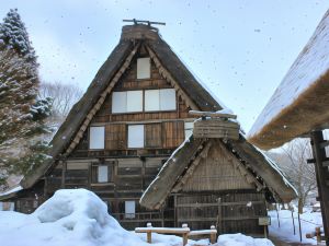 eph TAKAYAMA（エフ高山）