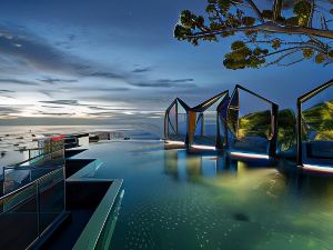 Edge Central Pattaya by Thida