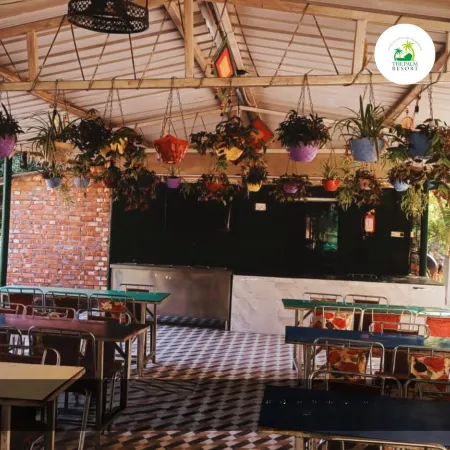 The Palm Resort Отели в г. Shivpuri